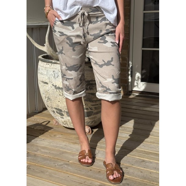 Stretchy Camou capri- Beige