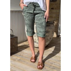 Stretchy Camou capri- khaki 