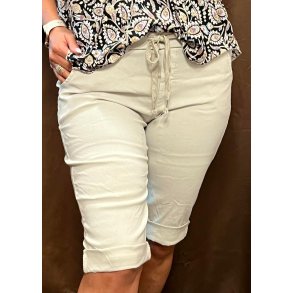 Stretchy Capri Pants- Beige