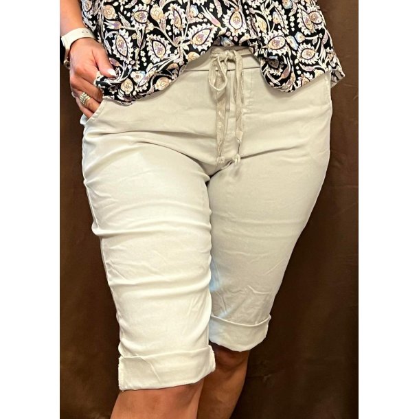 Stretchy Capri Pants- Beige