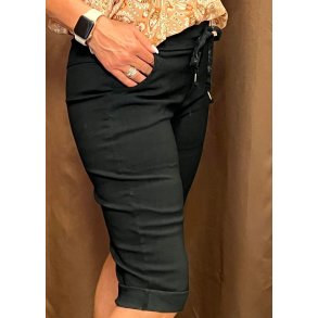 Stretchy Capri Pants- Black