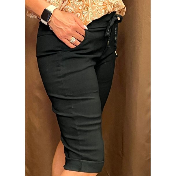 Stretchy Capri Pants- Black