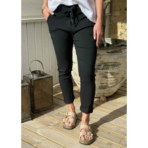 Stretchy Plain Pants- Black