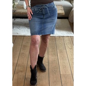 Tali Ami Skirt- medium vintage blue