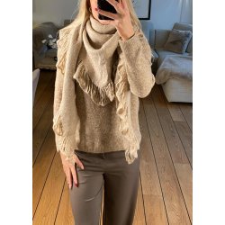 Triangle Scarf W. Fringe