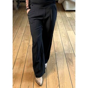 Viksa Pants- Black