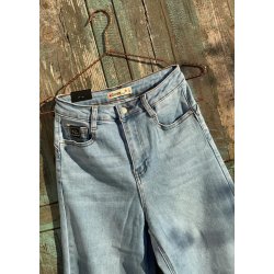 Wide Leg Push UpJeans- Light denim