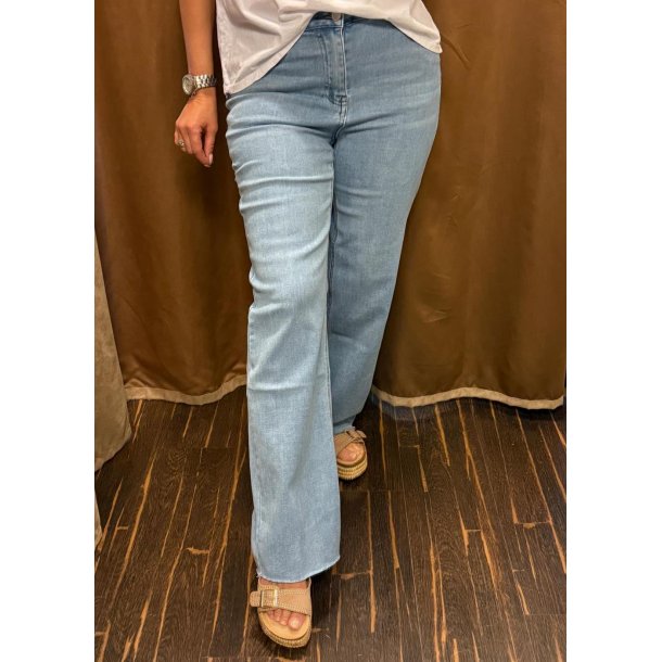 Wide Leg Push UpJeans- Light denim