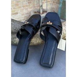 woman�s World sandal- black