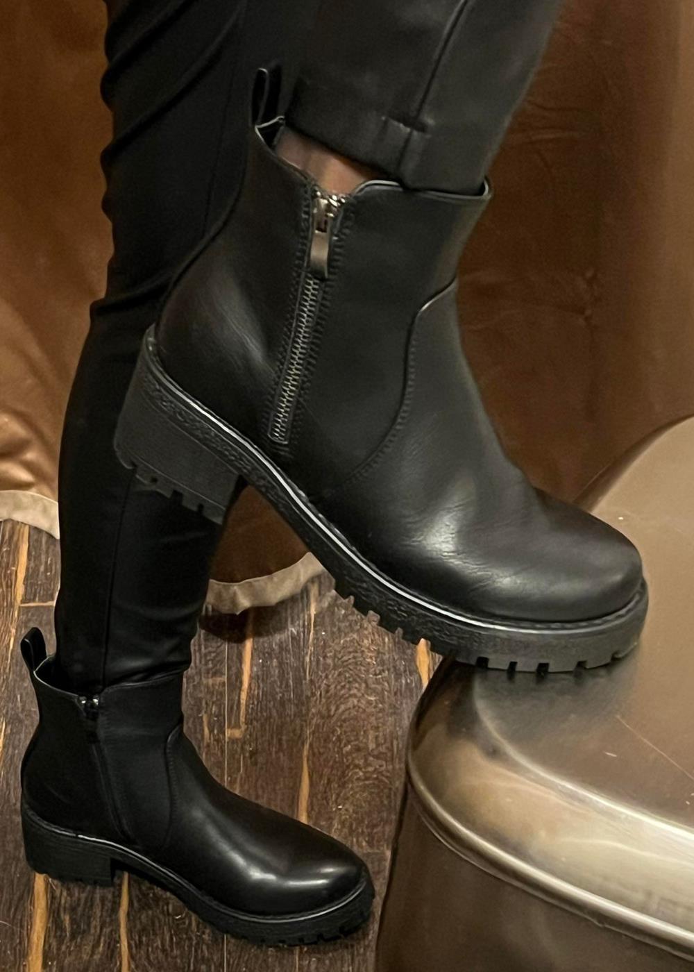 Poti Zip Boots- Black - Støvler - Filuca B