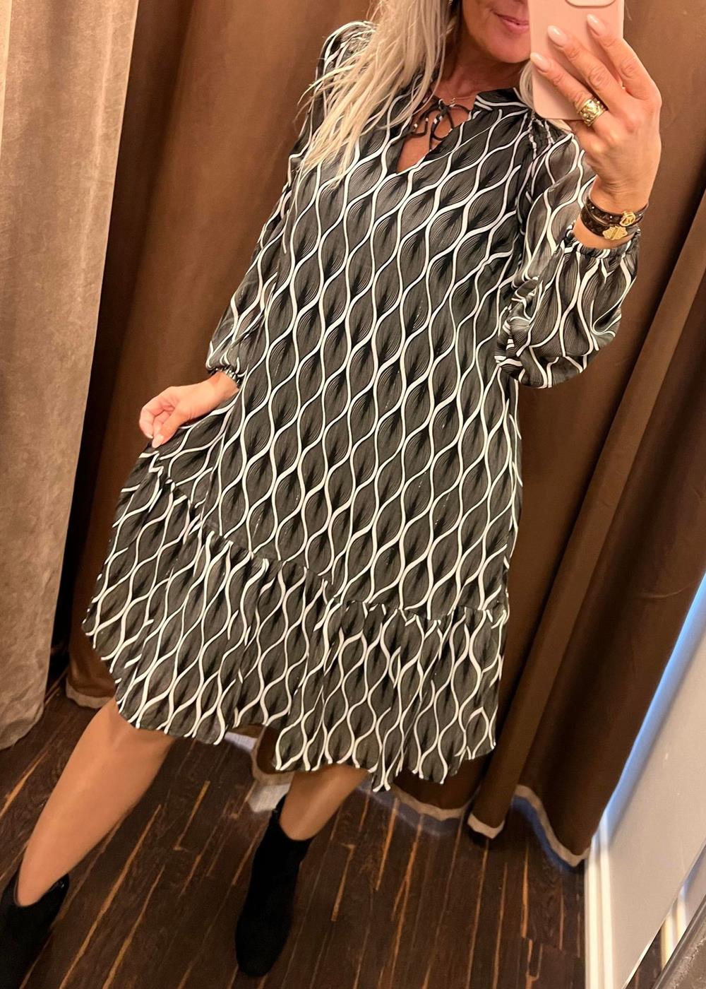 Simi Dress Canteen Black graph Kjoler Filuca B